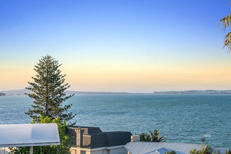 Photo of property in 1 Rangitoto View Road, Cockle Bay, Auckland, 2014