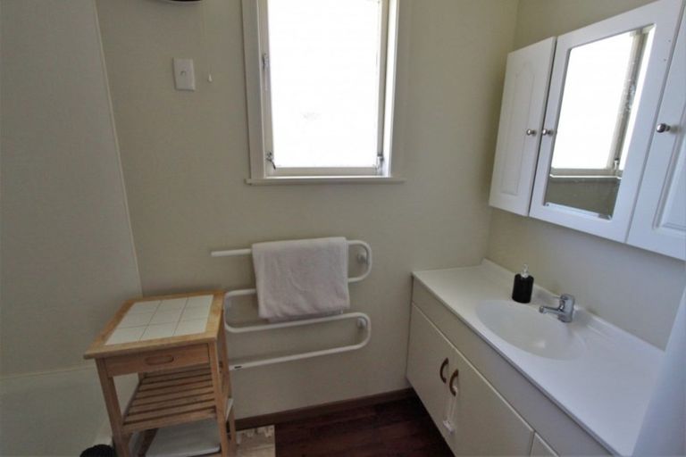 Photo of property in 16 Kenmore Place, Tokoroa, 3420