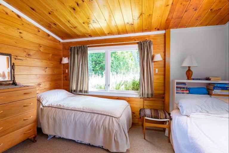 Photo of property in 4 Winston Street, Acacia Bay, Taupo, 3330