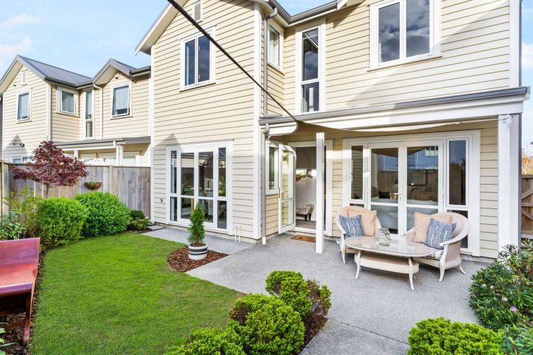 Photo of property in 22 Warbler Crescent, Papakura, 2110