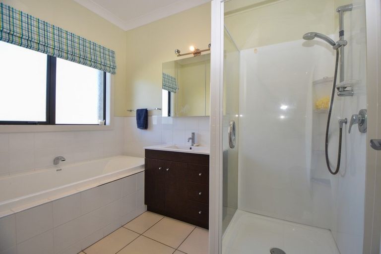 Photo of property in 18 Carrington Drive, Carterton, 5713