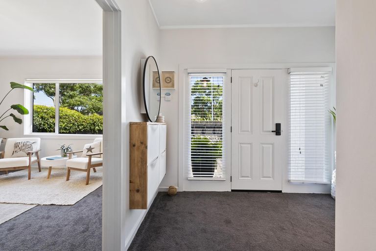 Photo of property in 17 Phoenix Avenue, Hokowhitu, Palmerston North, 4410