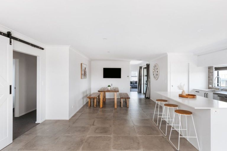 Photo of property in 51 Manawa Road, Papamoa Beach, Papamoa, 3118