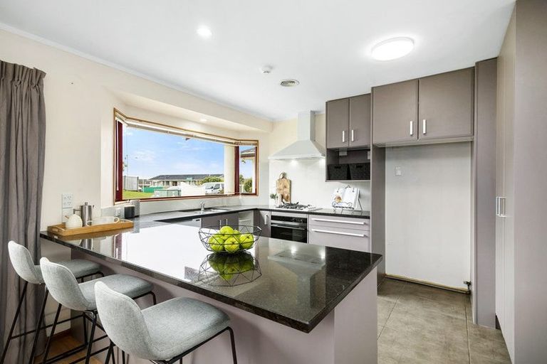 Photo of property in 58 Cypress Drive, Maungaraki, Lower Hutt, 5010