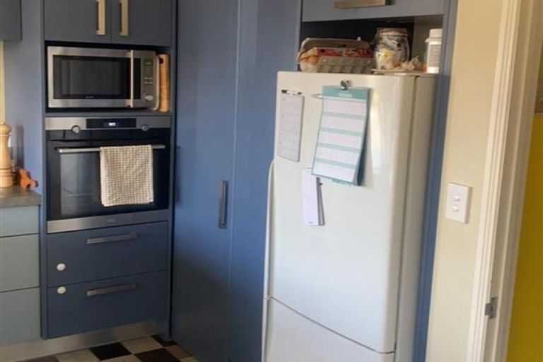 Photo of property in 3a Marchant Place, Westown, New Plymouth, 4310