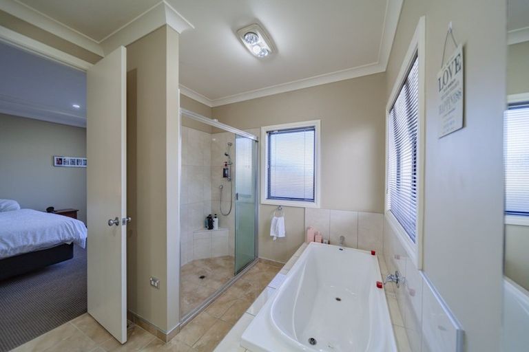 Photo of property in 14 Portland Place, Poraiti, Napier, 4112