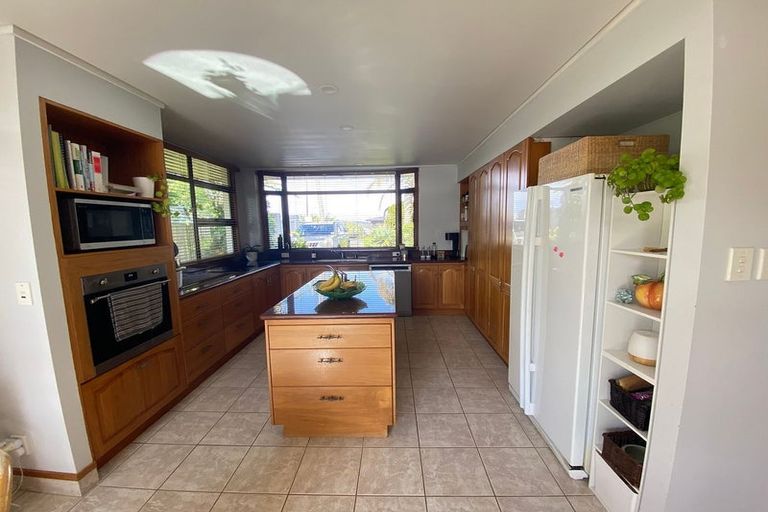 Photo of property in 58 Ardern Avenue, Stanmore Bay, Whangaparaoa, 0932