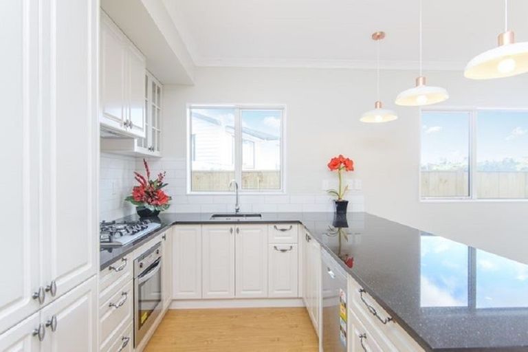 Photo of property in 25 Turutu Place, Long Bay, Auckland, 0630