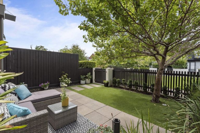 Photo of property in 16 Hastings Street, Hobsonville, Auckland, 0616