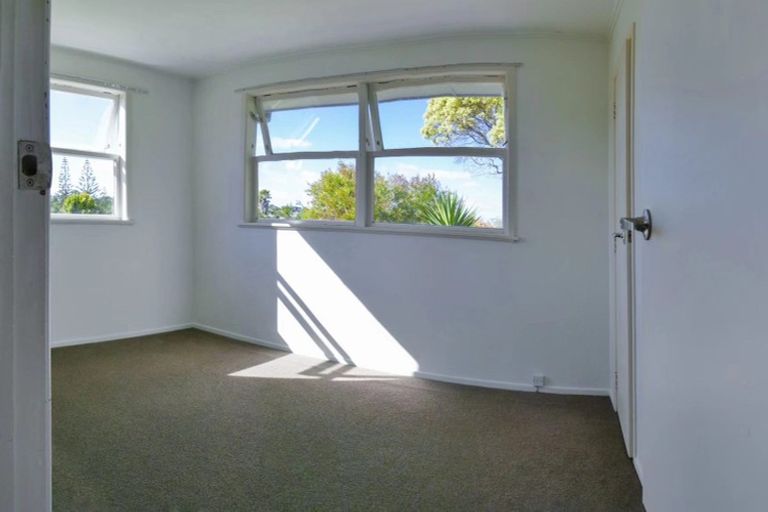 Photo of property in 29 Waverley Avenue, Glenfield, Auckland, 0629