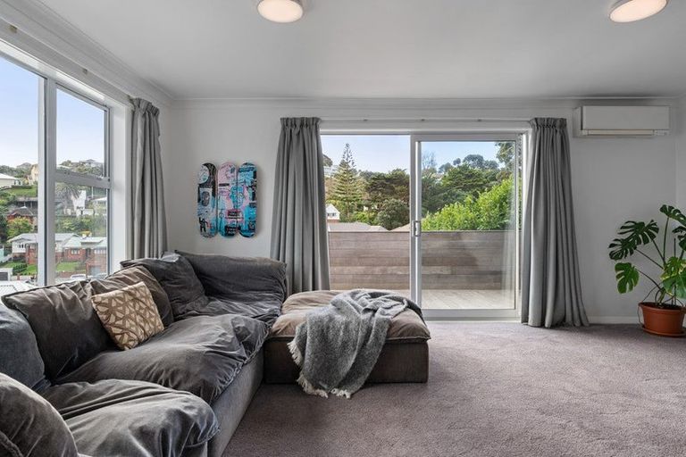 Photo of property in 11 Cavendish Square, Strathmore Park, Wellington, 6022