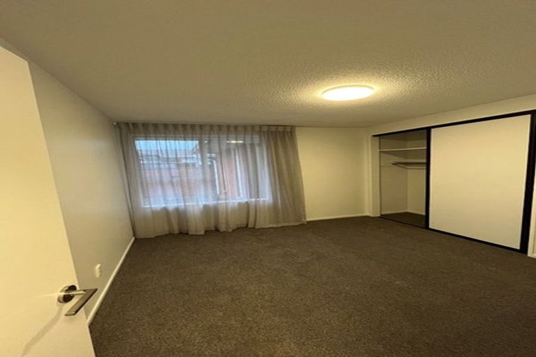 Photo of property in 107 Denise Crescent, Hornby, Christchurch, 8042