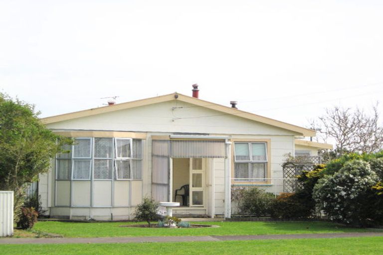 Photo of property in 83 Domett Street, Waitara, 4320
