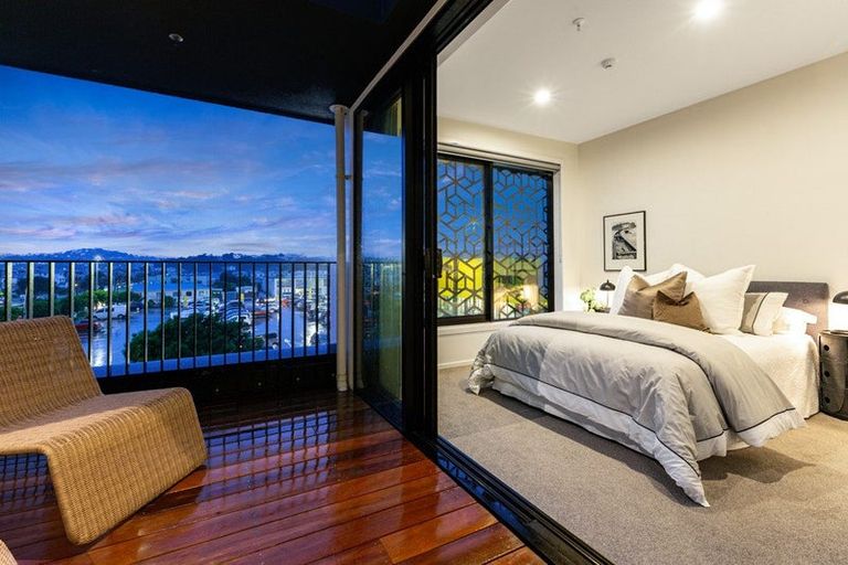 Photo of property in 305/2 Onepu Road, Kilbirnie, Wellington, 6022