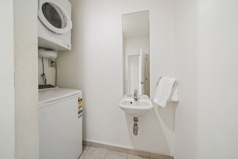 Photo of property in Stadium Garden Flats, 509/107 Thorndon Quay, Pipitea, Wellington, 6011