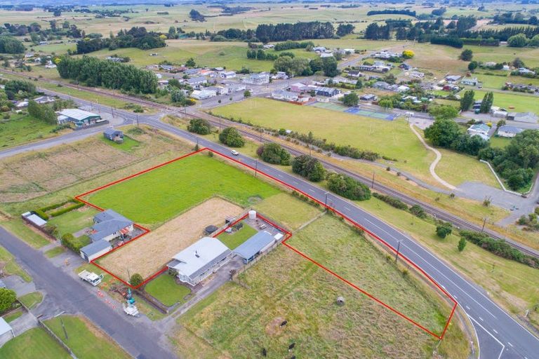 Photo of property in 22 Hastings Street, Halcombe, 4779