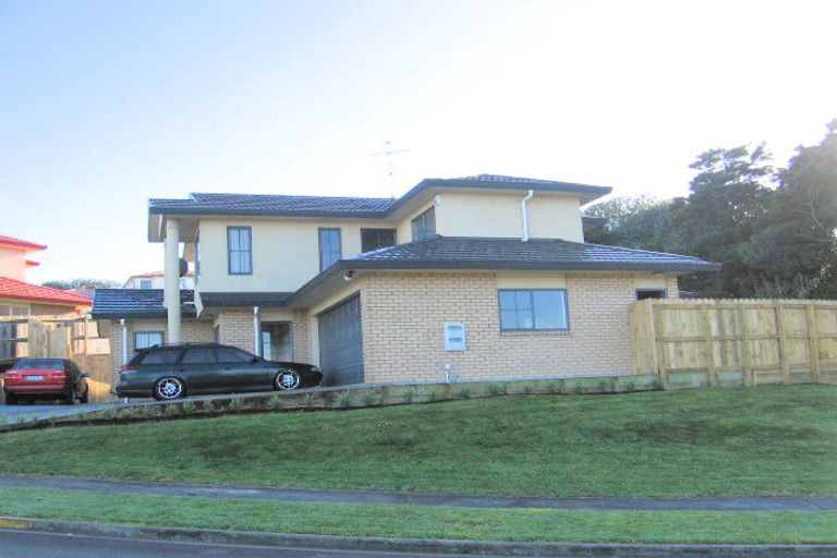 Photo of property in 15 Fairchild Avenue, Goodwood Heights, Auckland, 2105