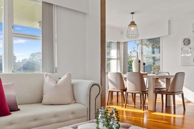 Photo of property in 27 Lawrence Crescent, Hillpark, Auckland, 2102