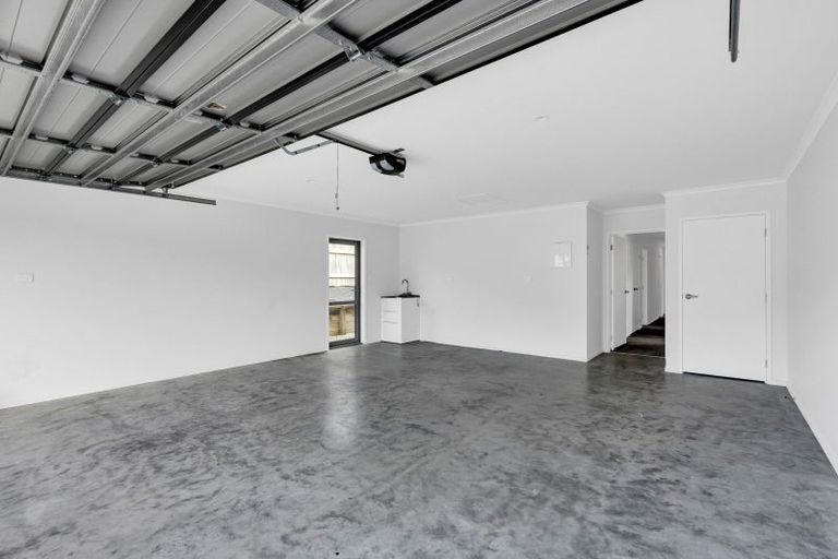 Photo of property in 23 Garrett Drive, Whalers Gate, New Plymouth, 4310