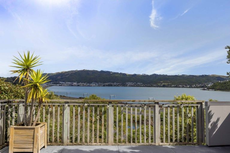 Photo of property in 9 Ayr Place, Papakowhai, Porirua, 5024