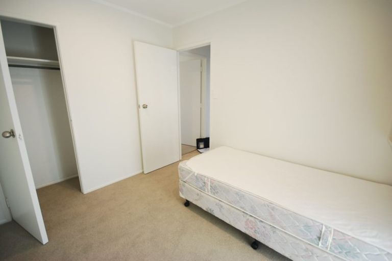 Photo of property in 1/52 Knightsbridge Drive, Forrest Hill, Auckland, 0620