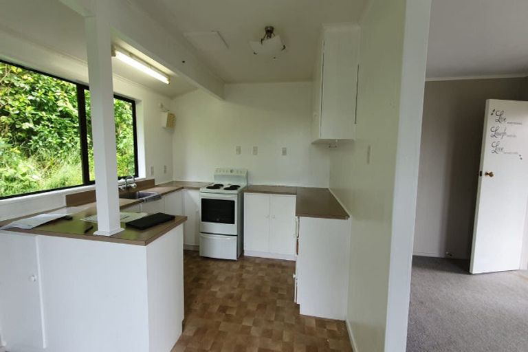 Photo of property in 34 Pekanga Road, Normandale, Lower Hutt, 5010