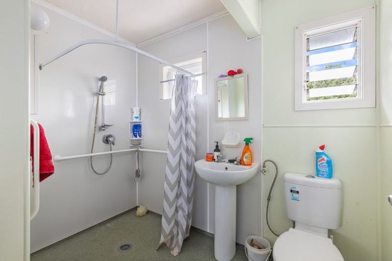 Photo of property in 65 Kervil Avenue, Te Atatu Peninsula, Auckland, 0610