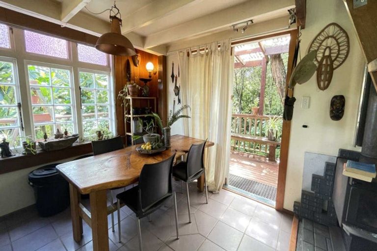 Photo of property in 35 Crescent Road East, Ostend, Waiheke Island, 1081