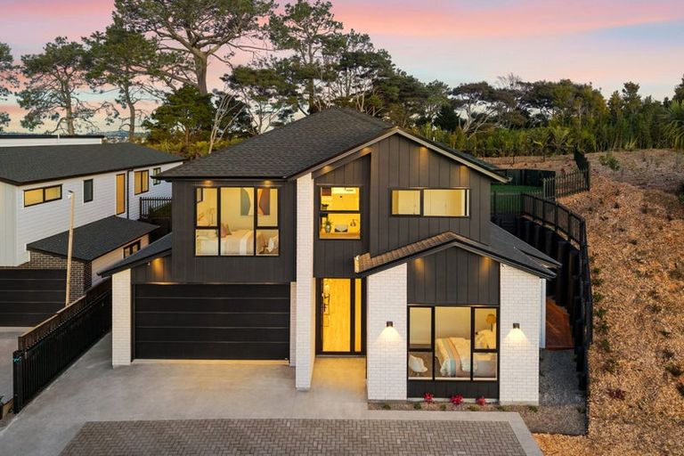 Photo of property in 36 Skulander Crescent, Orewa, 0931