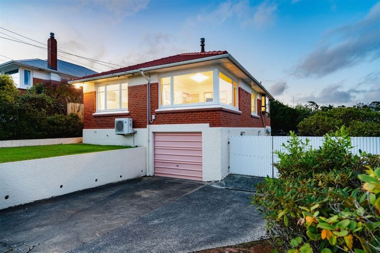 Photo of property in 138 Easther Crescent, Kew, Dunedin, 9012