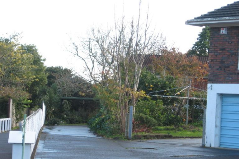 Photo of property in 22 Freshney Place, Hillpark, Auckland, 2102