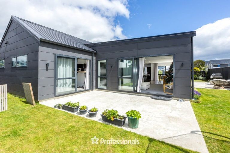 Photo of property in 13 Castletown Street, Wallaceville, Upper Hutt, 5018
