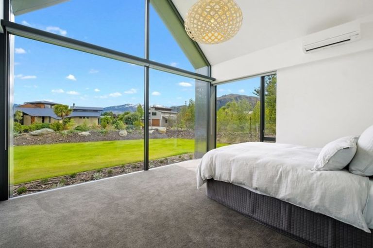Photo of property in 6 Penrith Park Drive, Wanaka, 9305