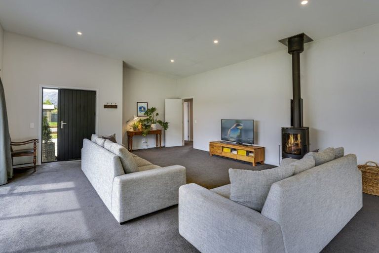 Photo of property in 18 Little Maude Drive, Lake Hawea, Wanaka, 9382
