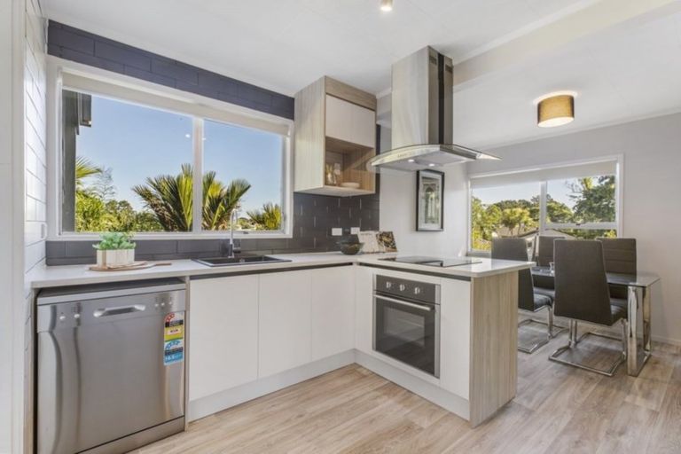 Photo of property in 301 Royal Road, Massey, Auckland, 0614