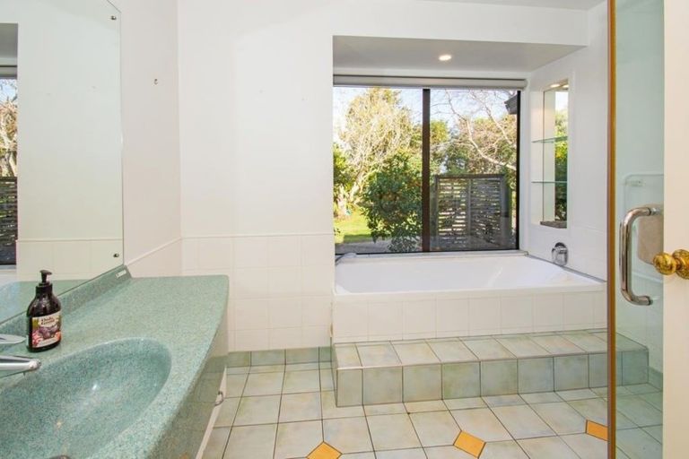 Photo of property in 43 Farley Road, Clarks Beach, Pukekohe, 2679