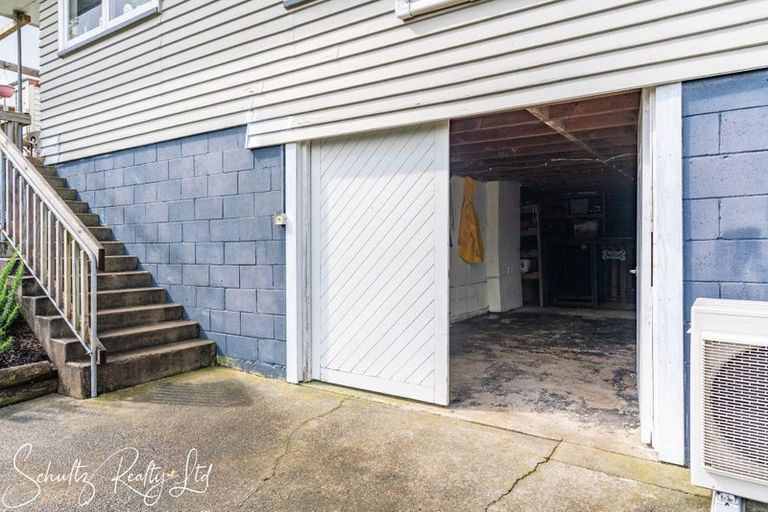 Photo of property in 111 Hurndall Street East, Maungaturoto, 0520