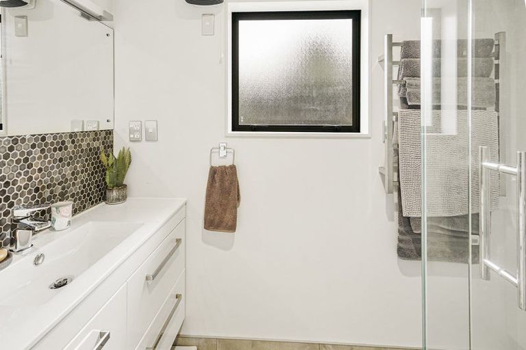 Photo of property in 11a Higginson Road, Ngahinapouri, Hamilton, 3290