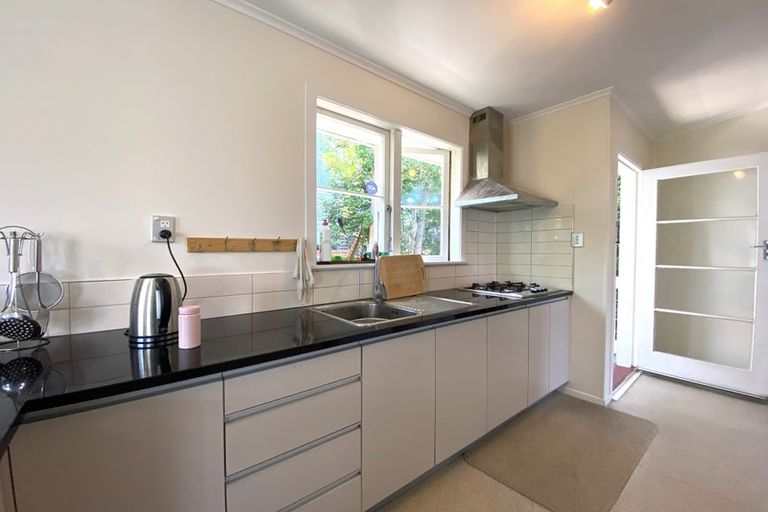 Photo of property in 18 Kelkirk Street, Kelston, Auckland, 0602
