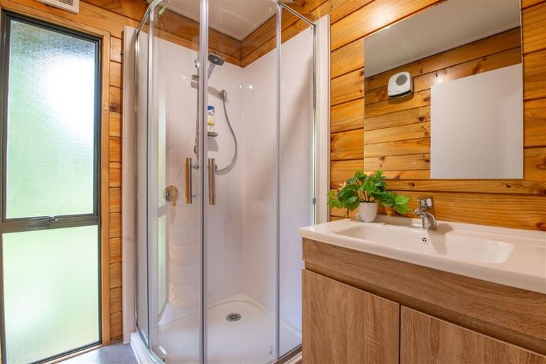 Photo of property in 62 Grand Vue Road, Kawaha Point, Rotorua, 3010