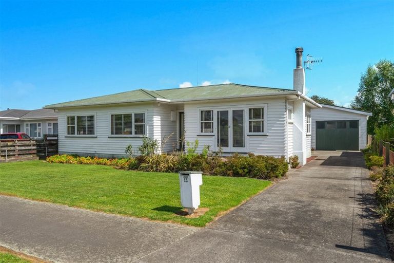Photo of property in 11 Milton Street, Roslyn, Palmerston North, 4414