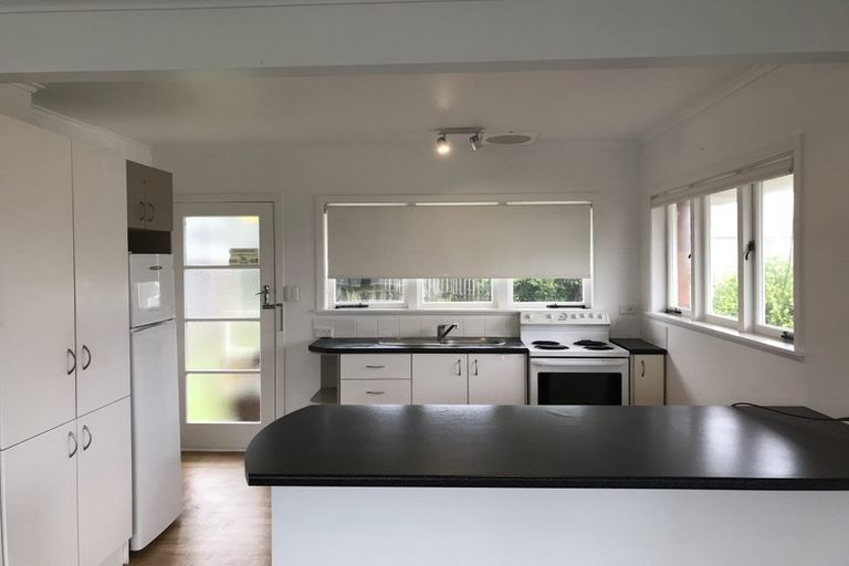 Photo of property in 3/6 Corrella Road, Belmont, Auckland, 0622