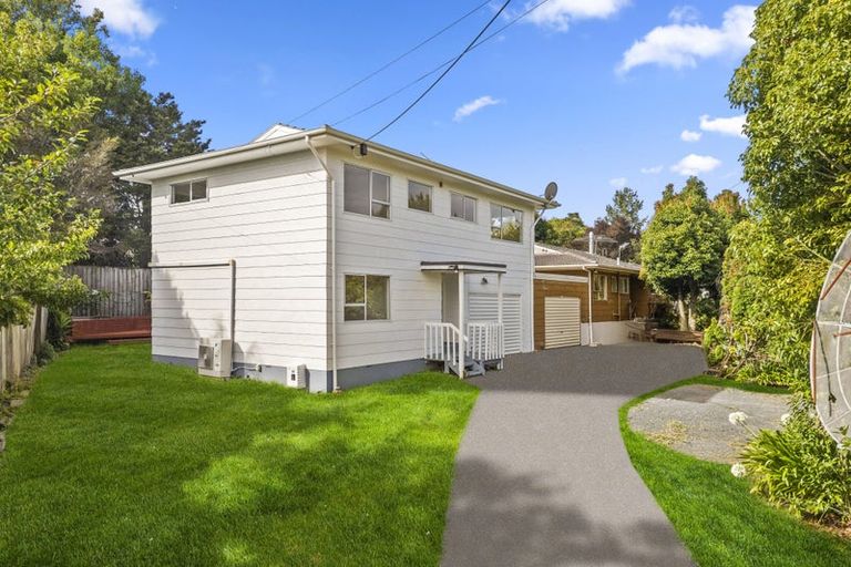 Photo of property in 1/4 Phillipa Place, Browns Bay, Auckland, 0630
