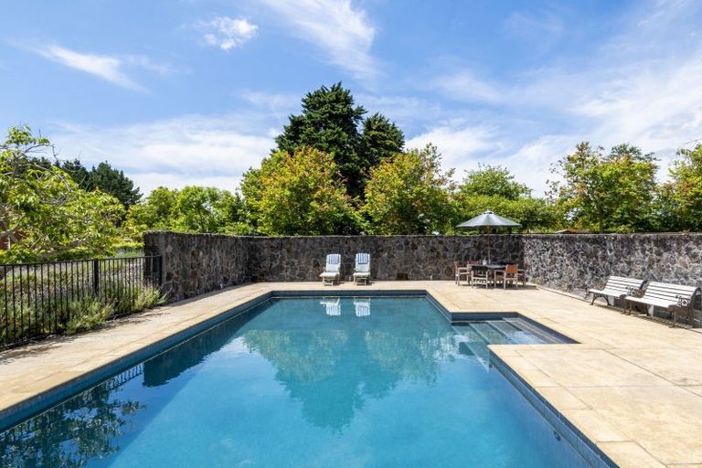 Photo of property in 98 Broomfields Road, Whitford, Howick, 2571