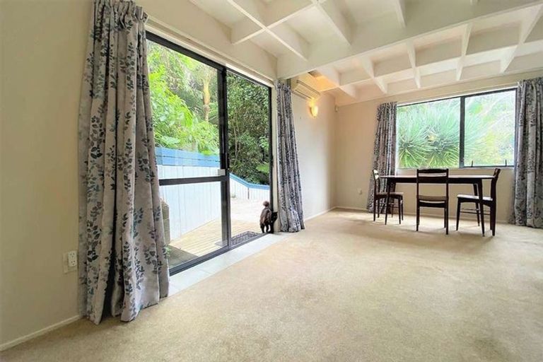 Photo of property in 2/147 Spinella Drive, Bayview, Auckland, 0629