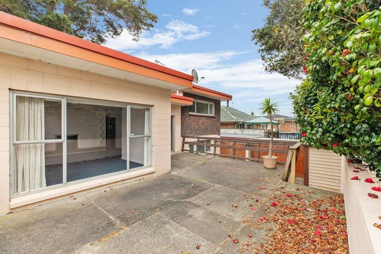 Photo of property in 52 Lawrence Crescent, Hillpark, Auckland, 2102