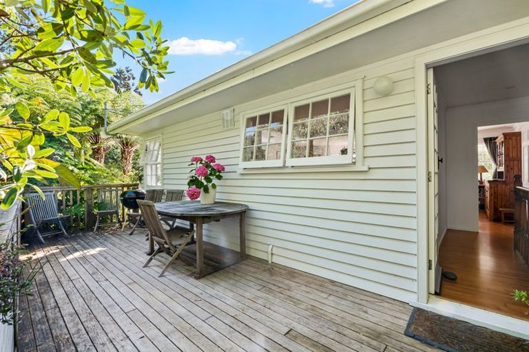 Photo of property in 3 Awaruku Road, Torbay, Auckland, 0630