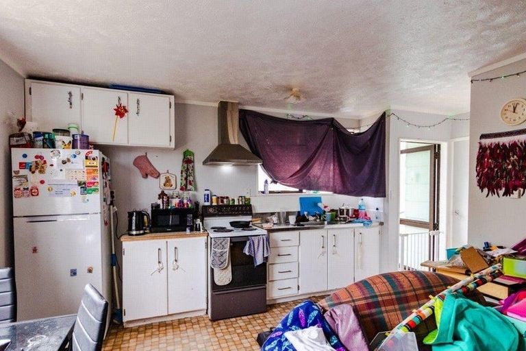 Photo of property in 6 Karyn Street, Castlecliff, Whanganui, 4501