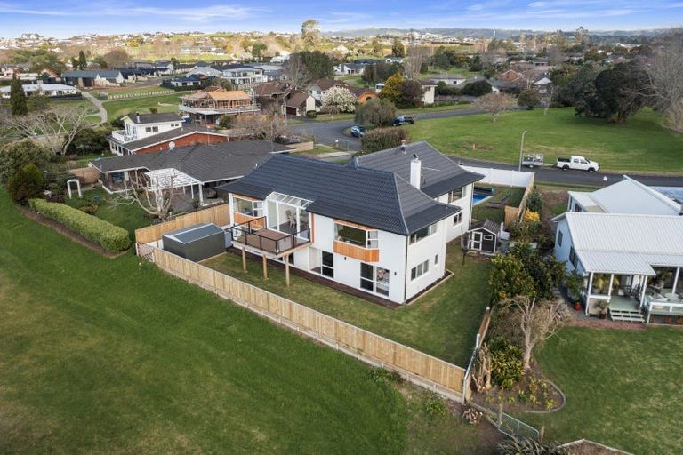 Photo of property in 61 Links View Drive, Omokoroa, 3114