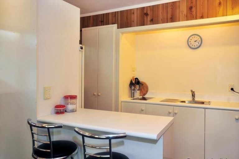 Photo of property in 10 Lauris Place, Birkdale, Auckland, 0626